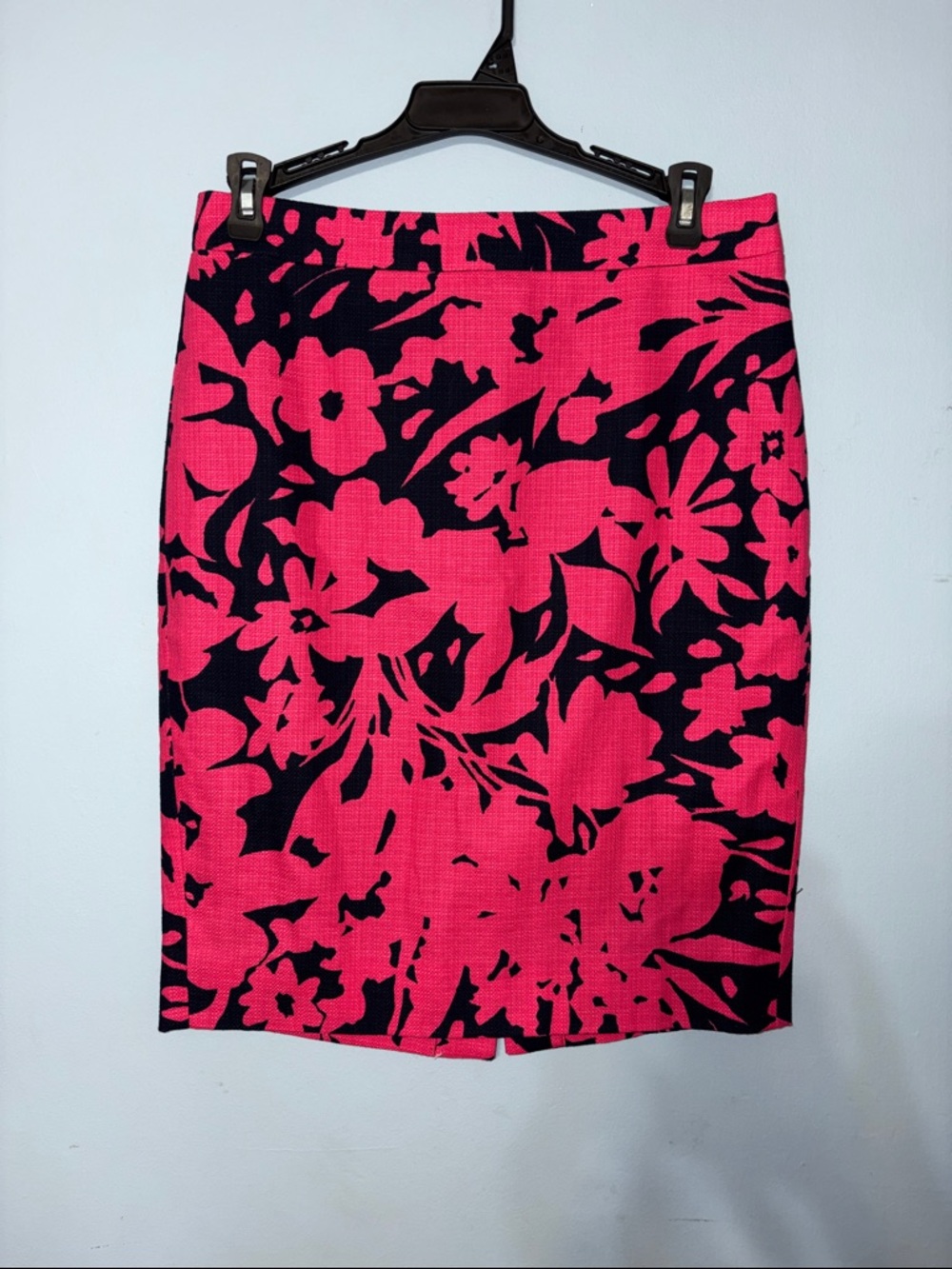 J Crew size 00 Bright Pink and Navy Floral Pencil Skirt - Women